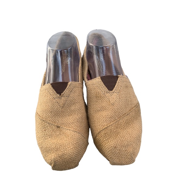 Toms Shoes - TOM'S Women's Slip On Shoe Tan Size 10